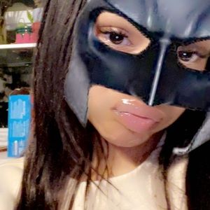 Meet your Posher, Claire